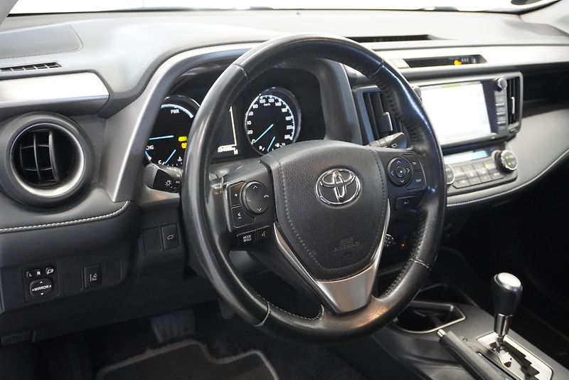 Toyota RAV4 2,5 HYBRID 4X2 AUT. - fotka 10 z 24