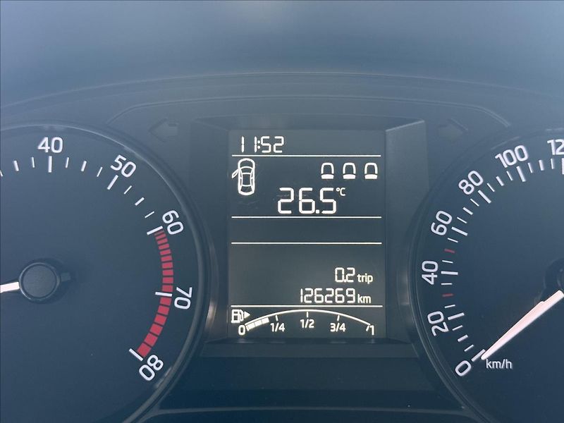 Škoda Fabia 1,2   TSI 66kW,WEBASTO - fotka 13 z 24