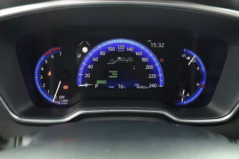 Toyota Corolla (2020) 1.8 Hybrid - fotka 10 z 15