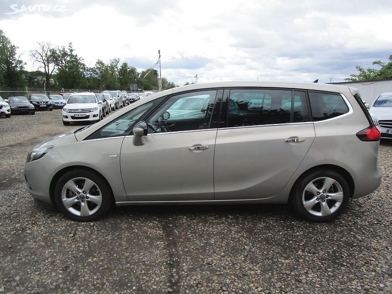 Opel Zafira 1,6D-100KW-NOVÁ STK - fotka 4 z 24