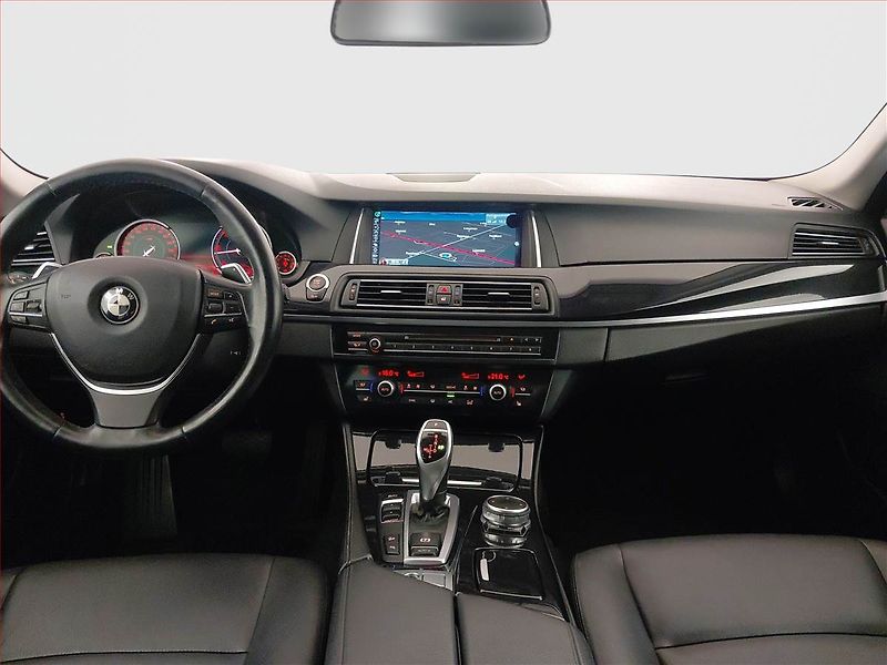 BMW Řada 5 (2015) 525d xDrive, 4X4, Automat - fotka 8 z 25