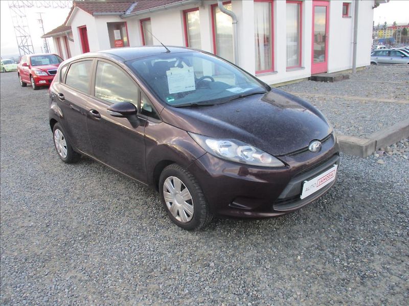 Ford Fiesta 1,3 i, klimatizace, - fotografie inzerátu