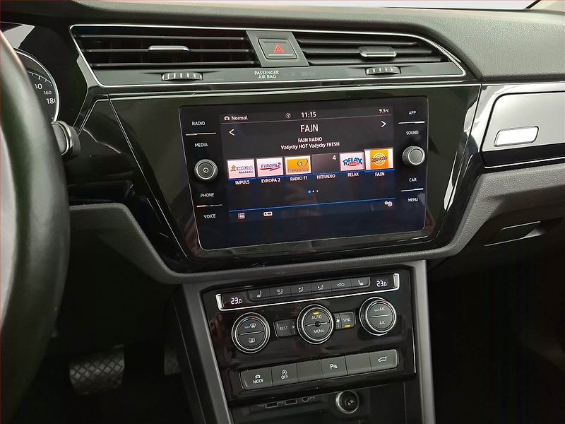 Volkswagen Touran (2019) 1.5 TSI - fotka 12 z 21