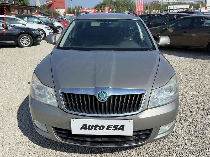 Škoda Octavia (2010) 1.6TDi, DSG - fotka 2 z 17