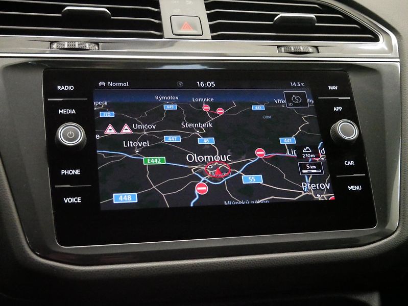 Volkswagen Tiguan Allspace - fotka 19 z 35