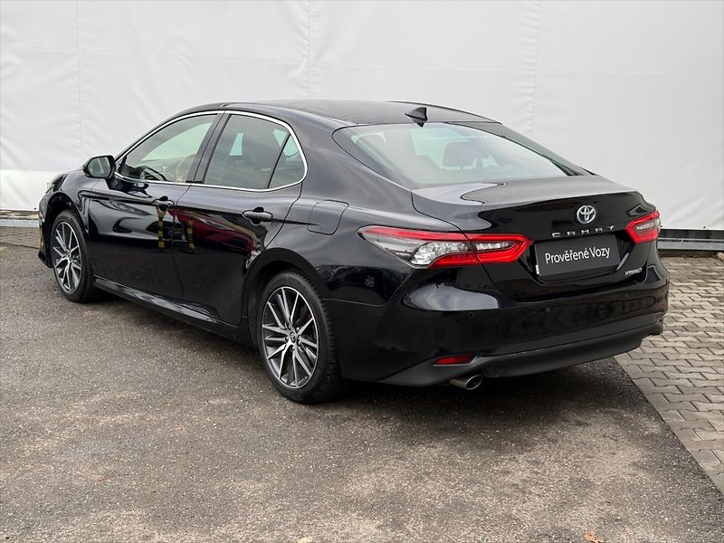Toyota Camry 2,5 Executive, Hybrid - fotka 4 z 20