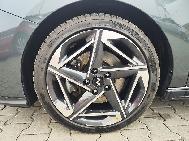 Hyundai i30 1.5 T-GDI/103kW N-Line DCT - fotka 34 z 35