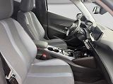 Peugeot 2008 (2020) 1.2 pure tech EAT8 130k ALLURE - náhled 15