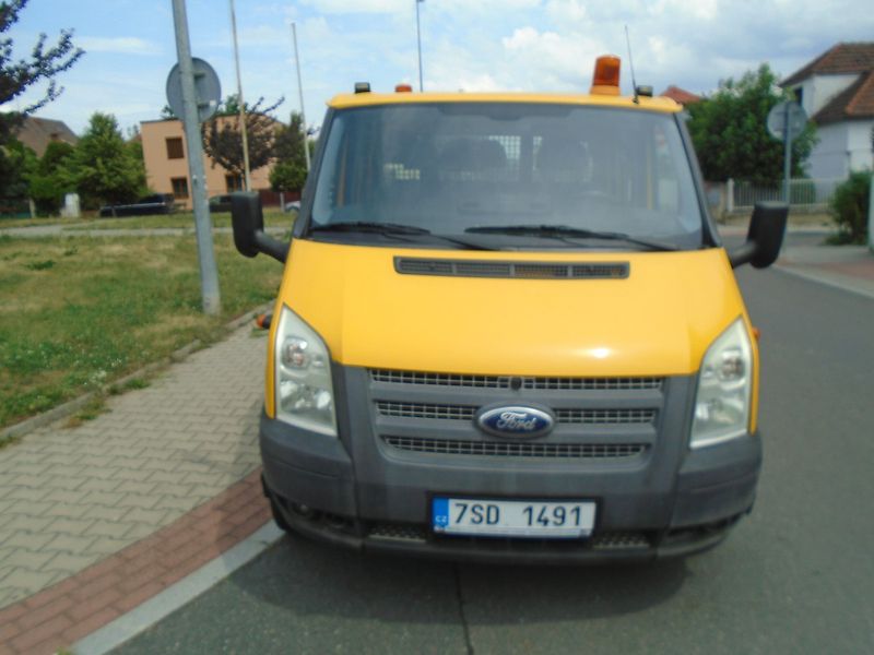 Ford Transit (2013) 2.2 TDCi Valník DC 6 míst - fotka 2 z 30