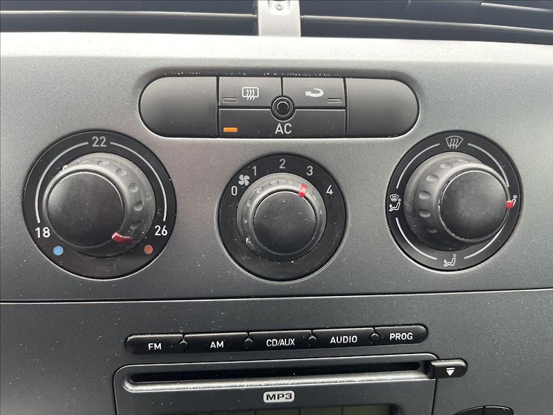 Seat Leon 1,4 MPi 63KW KLIMA ČR - fotka 17 z 30