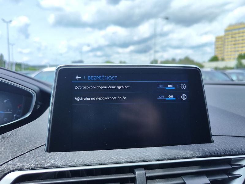 Peugeot 5008 1.6 BlueHDi/88kW Allure S&S - fotka 20 z 34