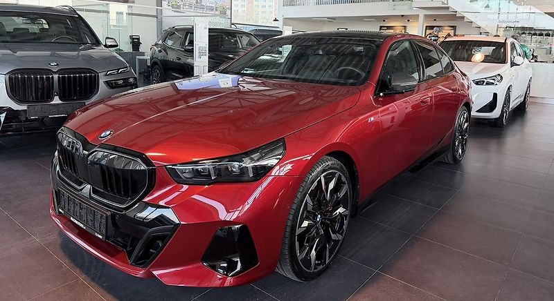BMW Řada 5 540d xDrive 08/2025 TOP - fotka 1 z 24
