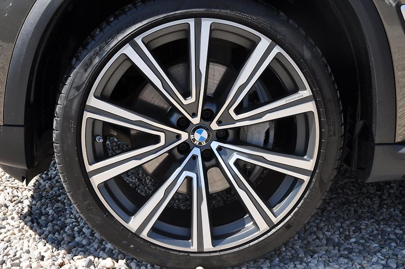 BMW X5 xDrive 40d 250kW - fotka 32 z 36