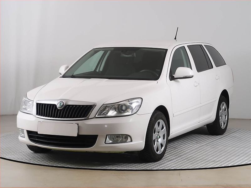 Škoda Octavia (2012) 1.2 TSI, Tempomat - fotka 2 z 15