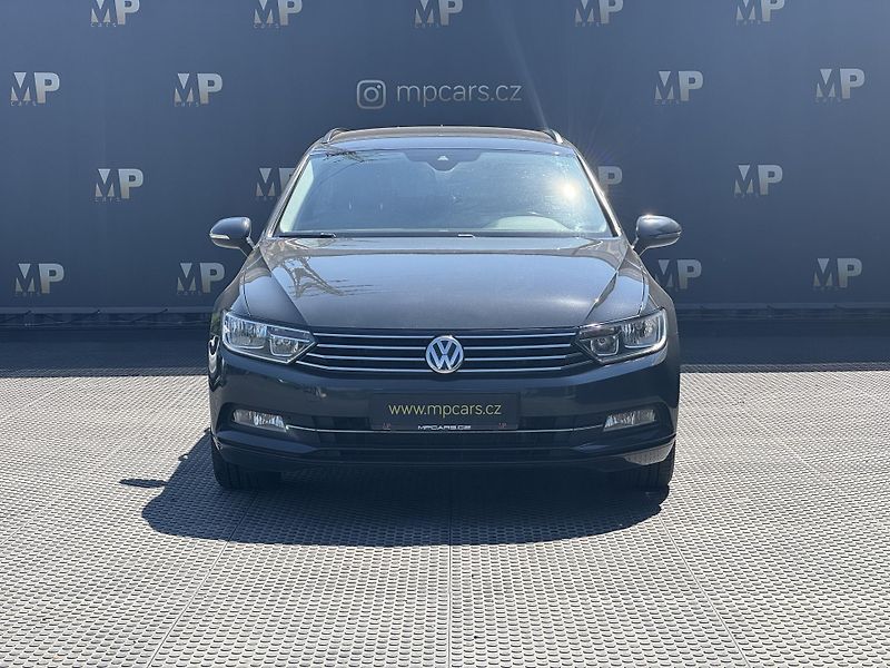 Volkswagen Passat (2015) B8 2.0TDi DSG Comfort+,el.kufr - fotka 2 z 52