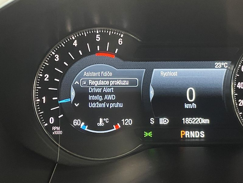 Ford S-MAX Titanium 132kW AT AWD, 7 MÍST - fotka 23 z 34