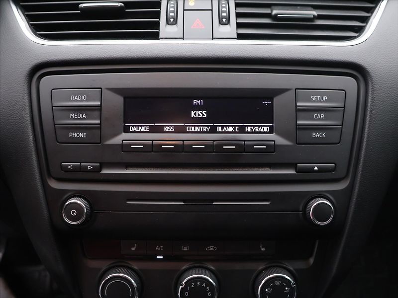 Škoda Octavia 1,6 TDI Ambition Klima CZ - fotka 20 z 32