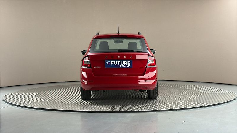 Škoda Fabia 1.0 TSI Ambition Combi - fotka 5 z 24