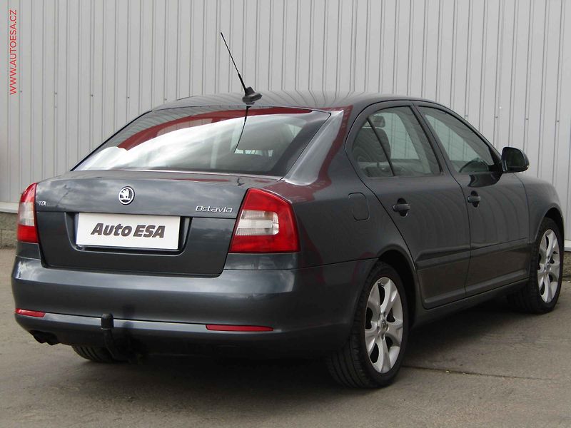 Škoda Octavia (2009) 1.9 TDi, autoAC, temp - fotka 4 z 17