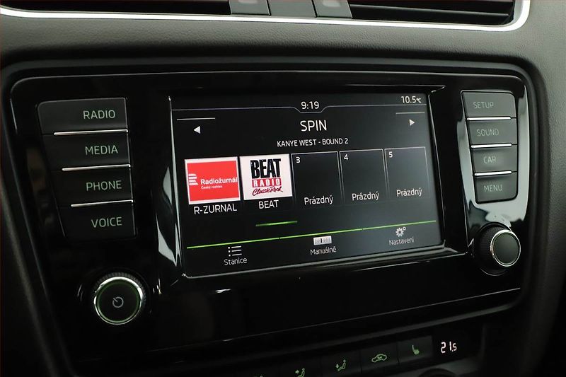 Škoda Octavia (2017) Laurin&Klement 1.8 TSI, Kůže - fotka 10 z 17