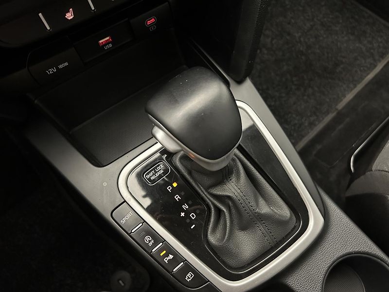 Kia Ceed 1.5 T-GDi  DCT SPIN - fotka 16 z 23