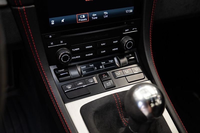 Porsche Cayman 718 GT4 BOSE/Alcantara/Manuál - fotka 10 z 18