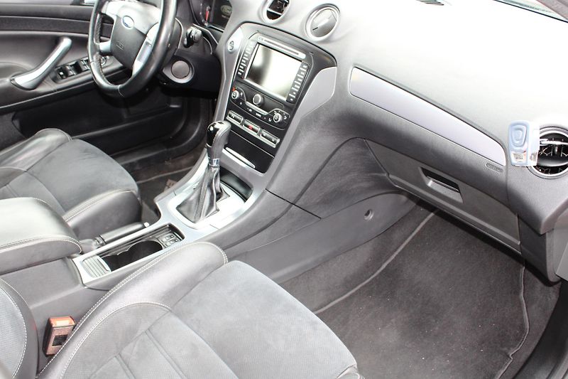Ford Mondeo (2014) 2,0TDCI AUTOMAT XENON KŮŽE NAV - fotka 15 z 20