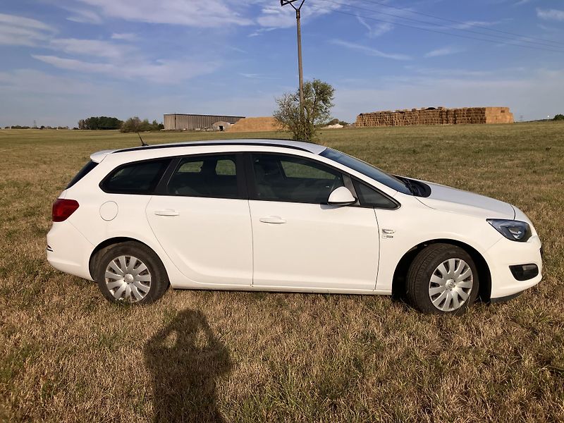 Opel Astra (2014) 1.7 CDTI 2014 servisována DPH - fotka 2 z 29