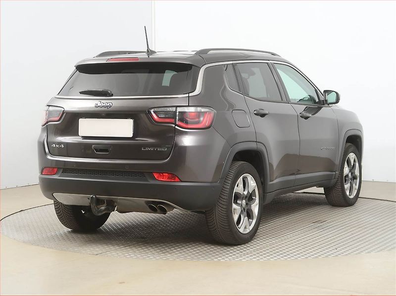 Jeep Compass (2018) 2.0 MultiJet, 4X4, Automat - fotka 5 z 17
