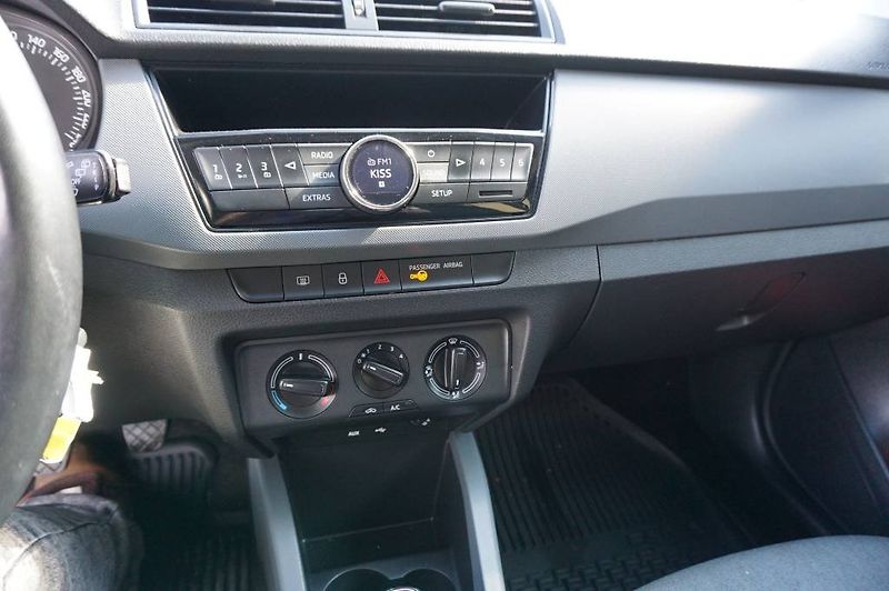 Škoda Fabia (2017) 1,0 1.Majitelka NOVÉ V ČR - fotka 12 z 29