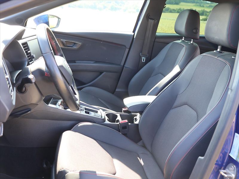 Seat Leon FR 1,8 TSI 132kW DSG CZ - fotka 12 z 34