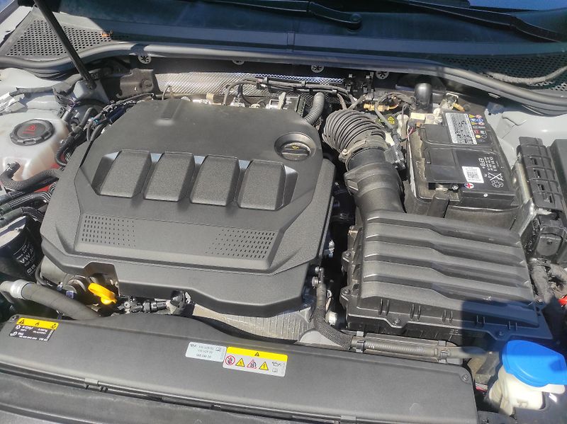 Volkswagen Passat 2,0TDi BMT 110kw DSG, Business - fotka 29 z 43