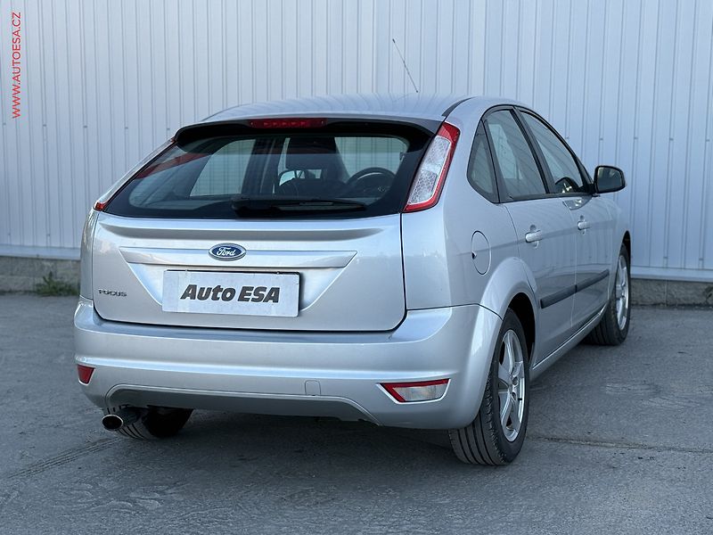 Ford Focus (2011) 1.6 i, ČR, servis.kniha, AC - fotka 4 z 15