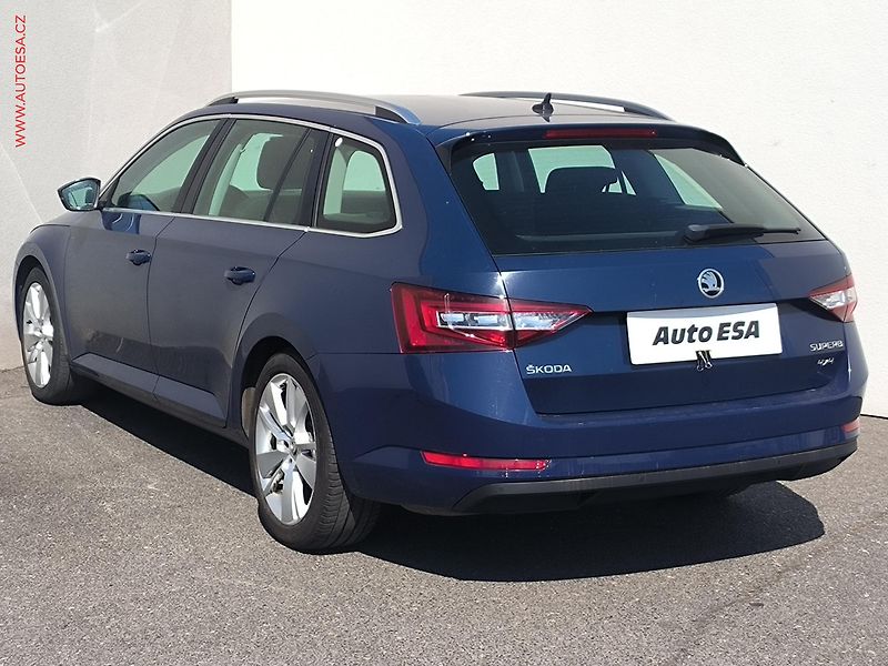 Škoda Superb (2015) 2.0 TDI 4x4, ČR, DSG, bixen - fotka 6 z 19