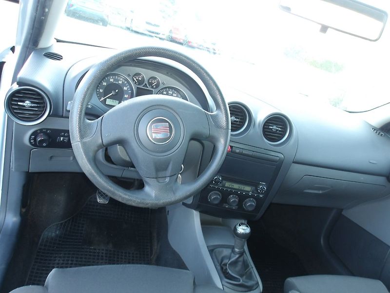 Seat Ibiza 1,2i ČR  2xKOLA ! NOVÁ STK ! - fotka 21 z 32