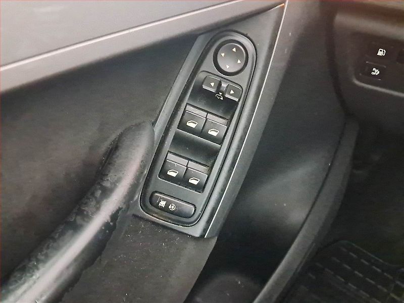 Citroën C4 Picasso (2007) 1.8 i, nová STK, Tažné - fotka 16 z 18