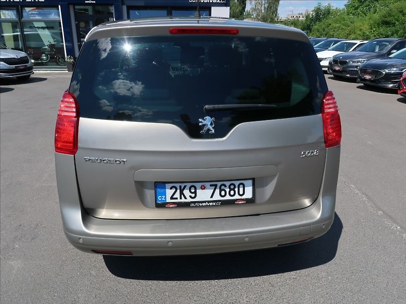 Peugeot 5008 2,0 HDi,110kW,NovéČR,7míst - fotka 8 z 31