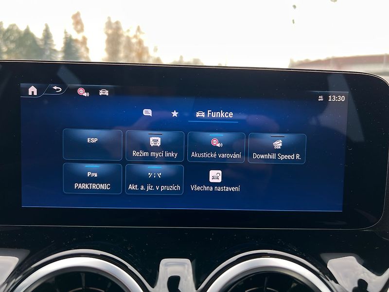 Mercedes-Benz GLA 200 d 4MATIC - fotka 28 z 29