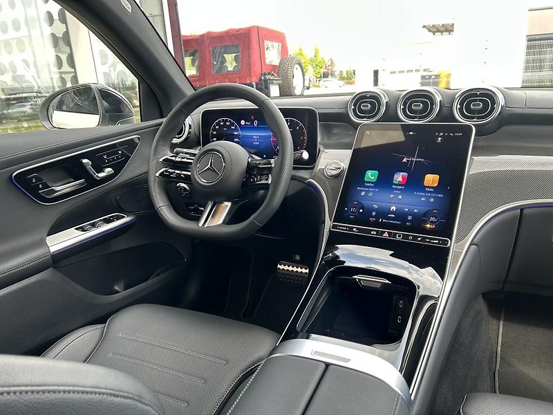 Mercedes-Benz GLC 200d 4MATIC kupé AMG - fotka 13 z 28