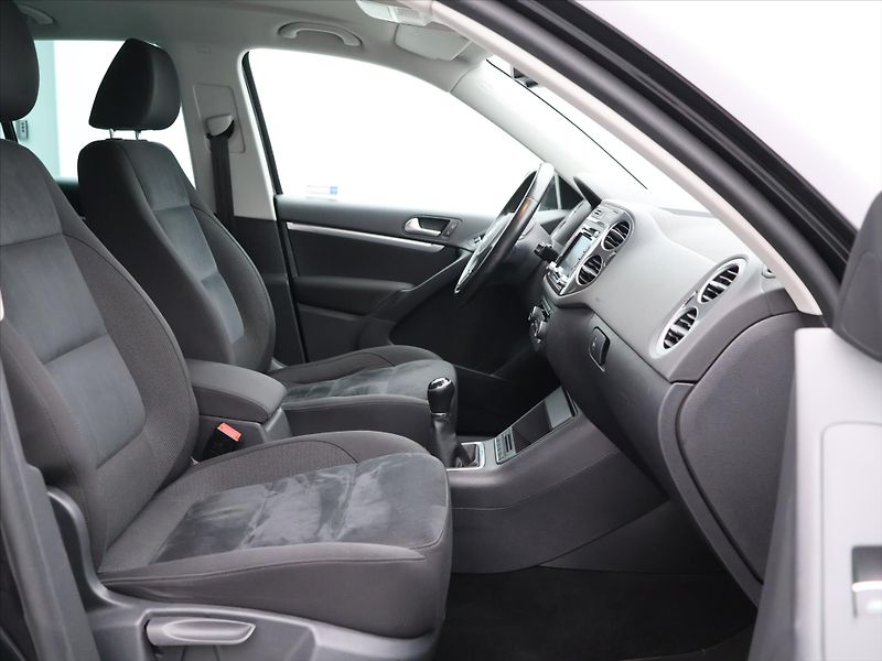 Volkswagen Tiguan 1,4 TSI 4Motion Sport & Style - fotka 10 z 24