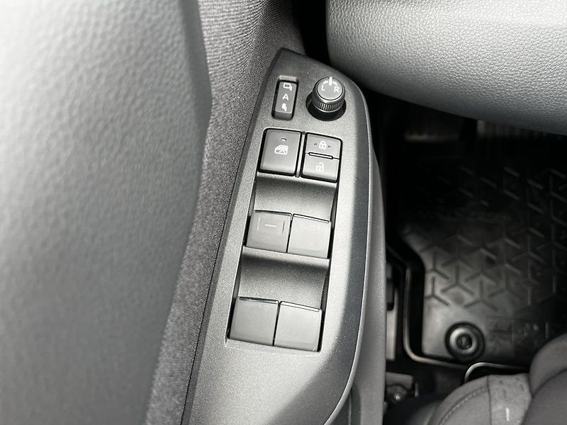 Toyota Yaris Cross 1.5 Hybrid 130k ODBĚR IHNED - fotka 25 z 27