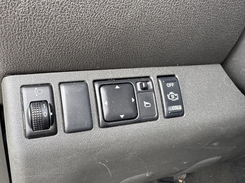 Nissan Pathfinder (2008) 2.5DCI 125kw AT 4x4 - fotka 21 z 24