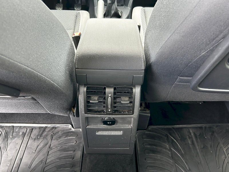 Volkswagen Touran (2011) 2.0 TDI 103kW DPF MP6 Comfortl - fotka 21 z 27
