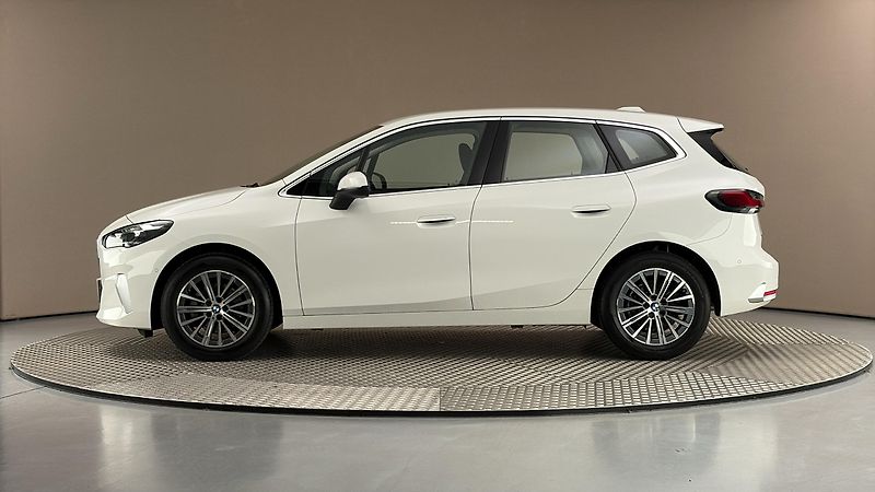 BMW Řada 2 218i AUT Luxury Line - fotka 4 z 27