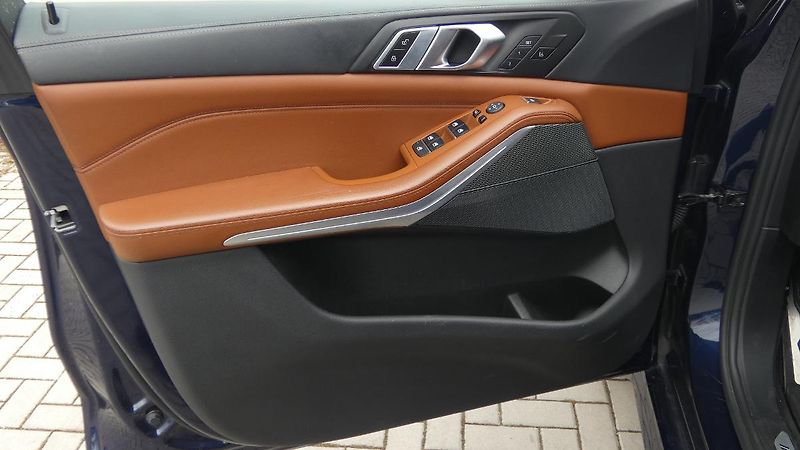 BMW X5 40d xDrive M Sport - fotka 8 z 25