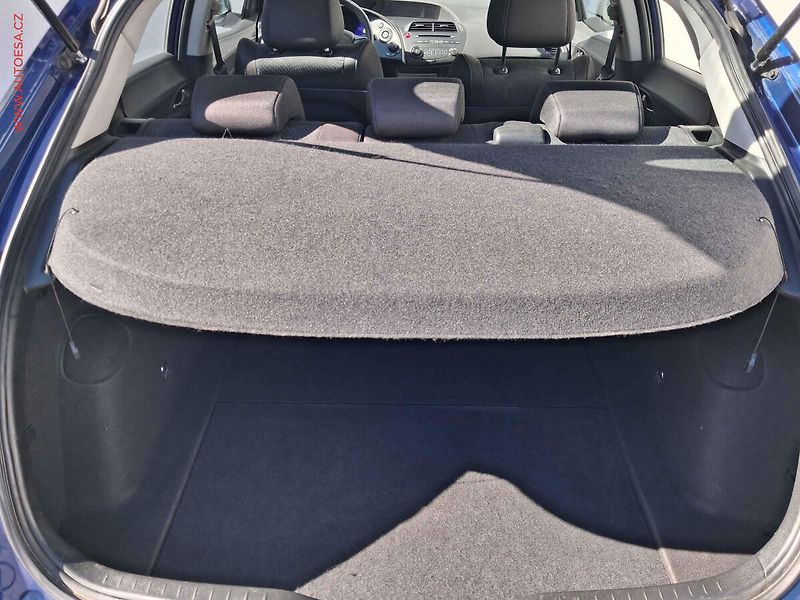 Honda Civic (2008) 1.4 i-VTEC, ČR, AC, tempo - fotka 7 z 17