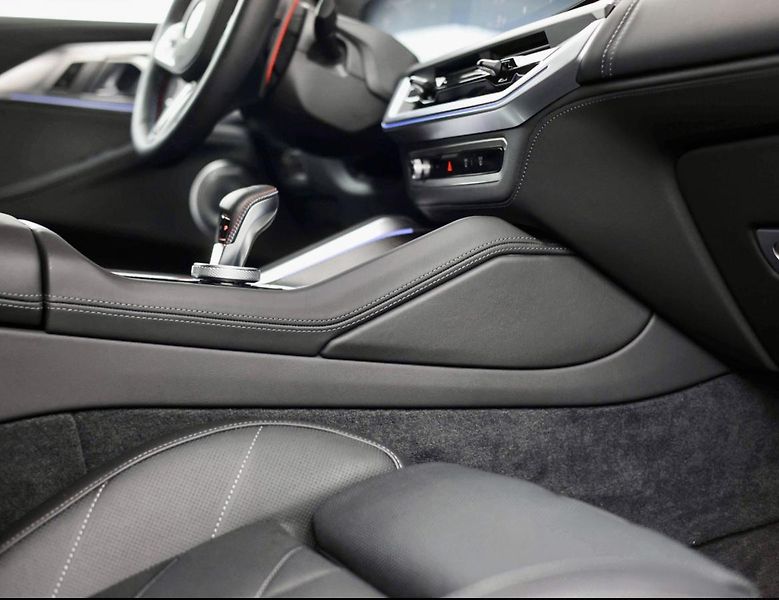 BMW XM (2023) 4.4 V8*Bowers&Wilkins - fotka 35 z 46