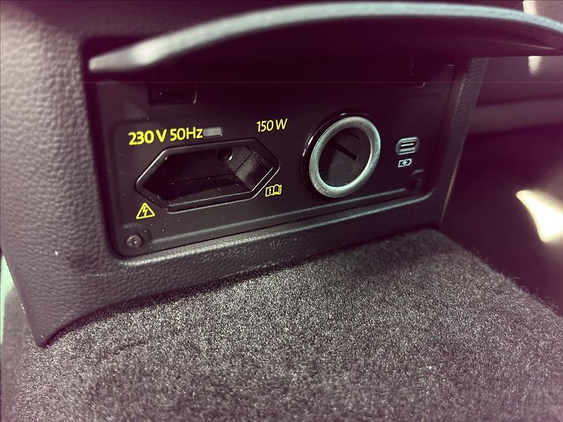 Volkswagen Passat 2,0 TDi DSG DPH  Webasto,Kamer - fotka 35 z 50