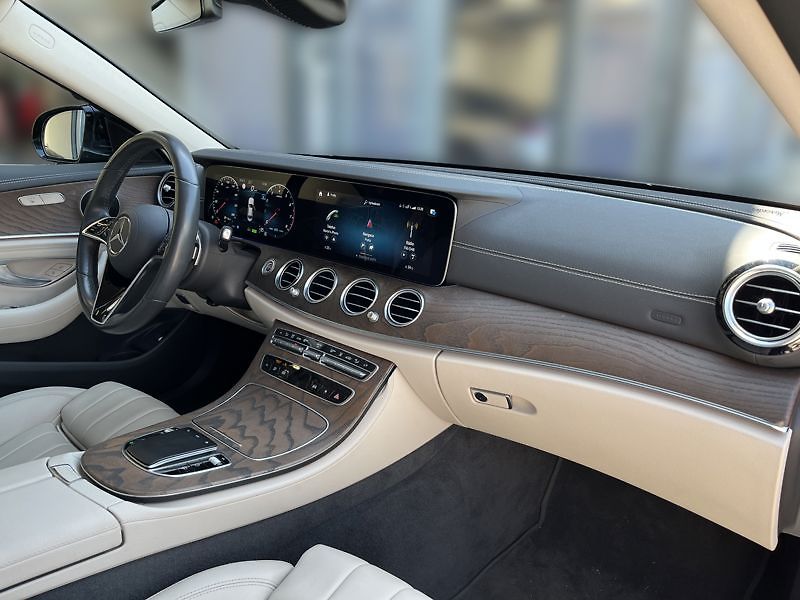 Mercedes-Benz Třídy E Třída E 200 4MATIC Exclusive - fotka 15 z 18