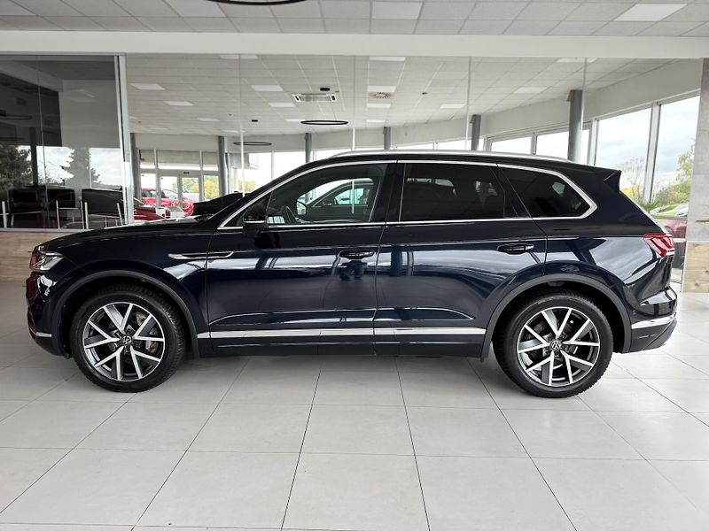 Volkswagen Touareg 3,0TDI 210kW*Discover*Vzduch - fotka 8 z 46